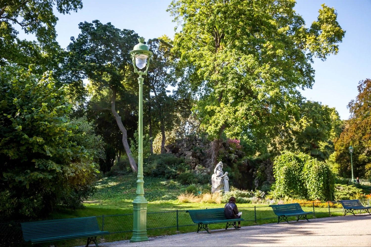 Romantic walks in Parc Monceau